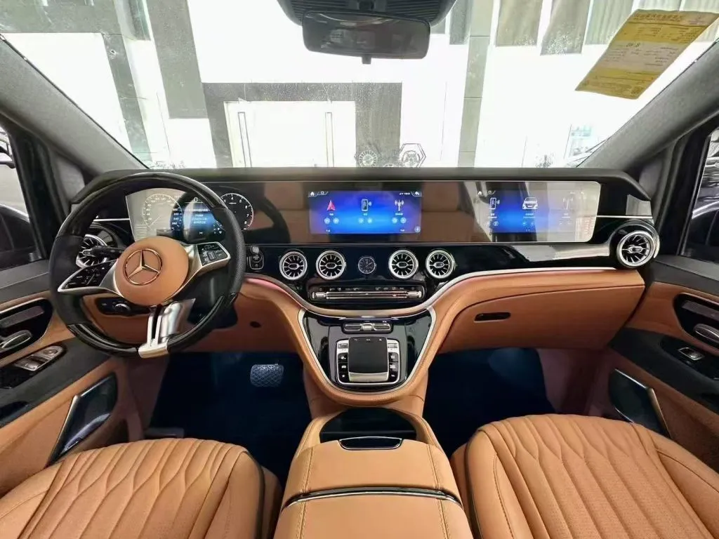 Mercedes Vito digital cabin screen upgrade detailed display view