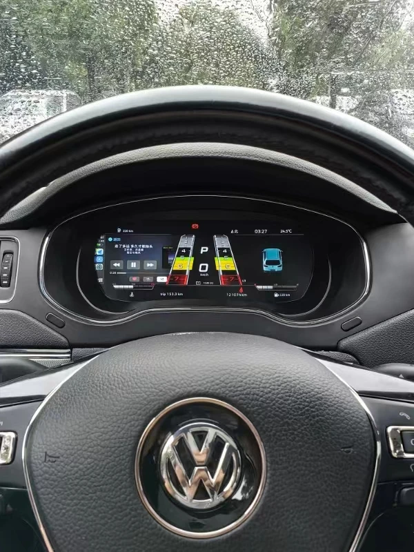 VW Polo 6R digital instrument cluster installed in Volkswagen dashboard