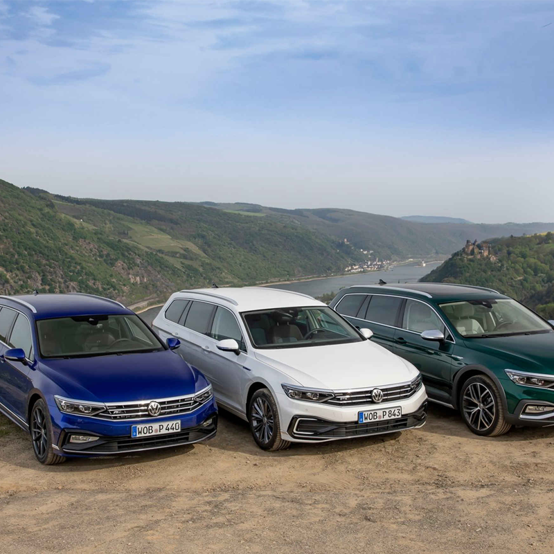 Volkswagen Passat a preparar-se para uma viagem — cena da partida