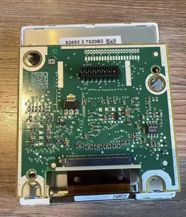 Monteringsvejledning til digitalt instrumentpanel til VW Passat B6, B7 og CC (PQ-platform) – reference 2 til overførsel af bageste printkort