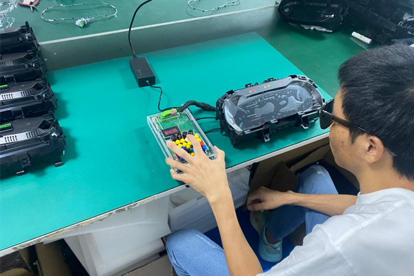 Digital instrument clusters arranged for visual inspection and startup checks