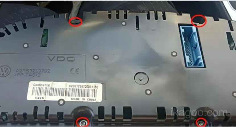 Removing original instrument panel cover screws for Volkswagen Tiguan 2017-2022 Full LCD Instrument Cluster internal installation