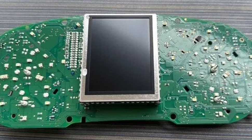 Volkswagen Passat PQ original small display panel removal before motherboard transfer