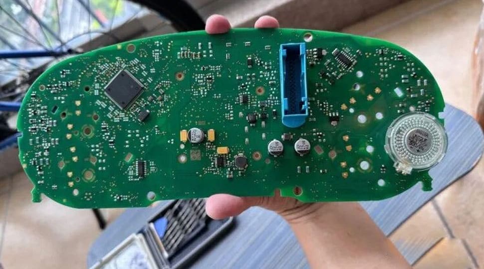 Volkswagen Passat PQ prepared original motherboard before digital cluster transfer