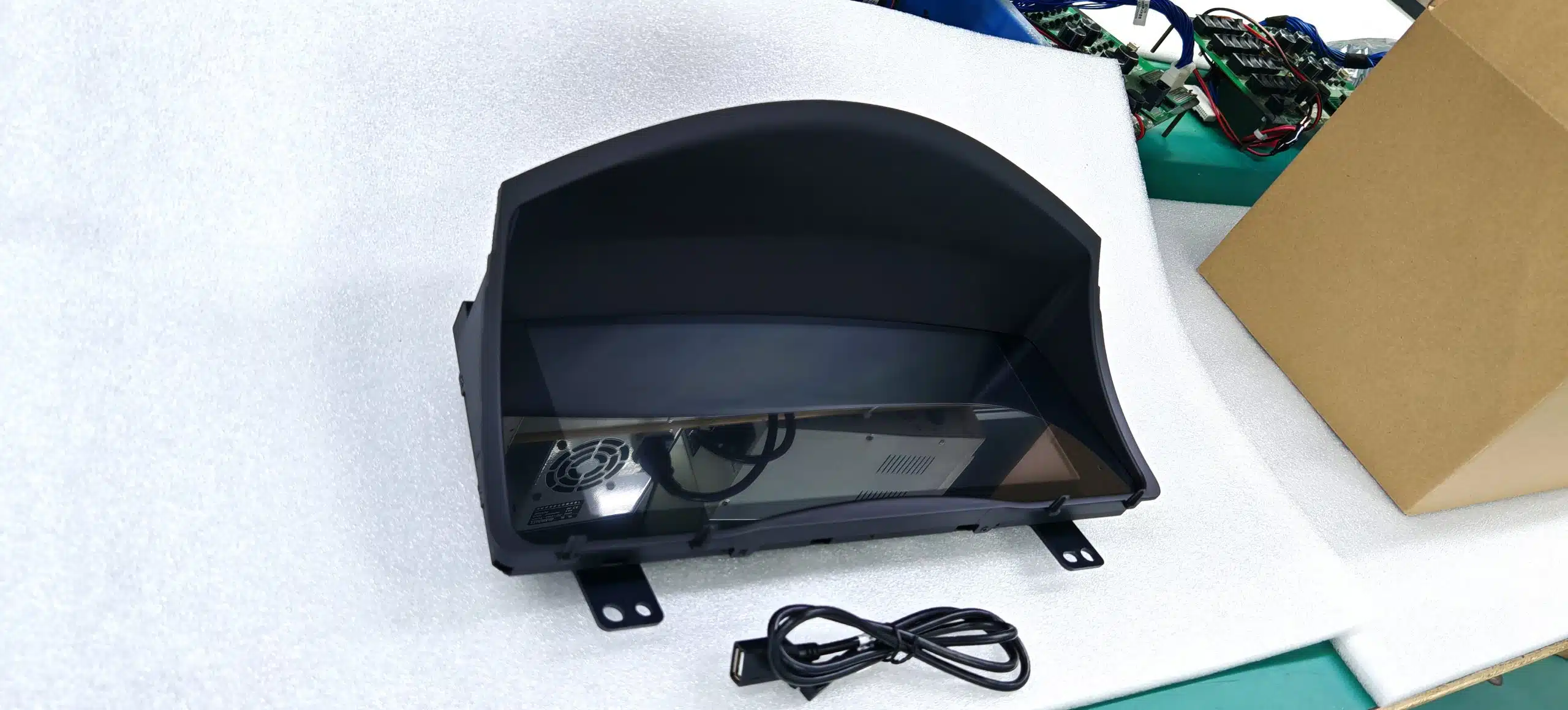 Lexus LX570 virtuelt cockpit-hus og servicekabel