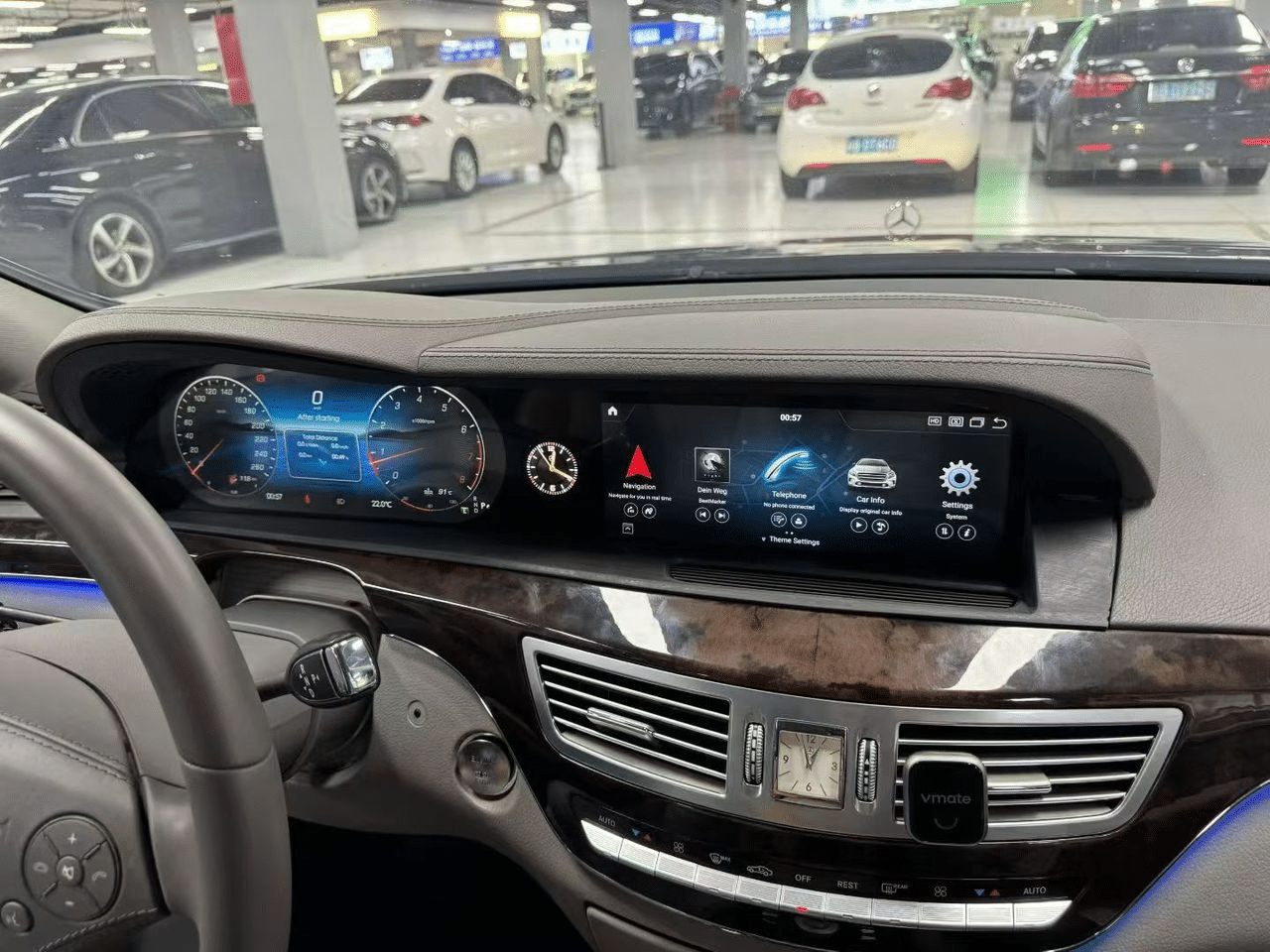 Mercedes-Benz S-Class W221 2005-2013 ติดตั้งหน่วยควบคุมกลาง Android แบบใกล้ชิด แสดงการติดตั้งแบบ OEM-style หน้าจอแบบกว้าง และการผสานกับแผงคอนโซล