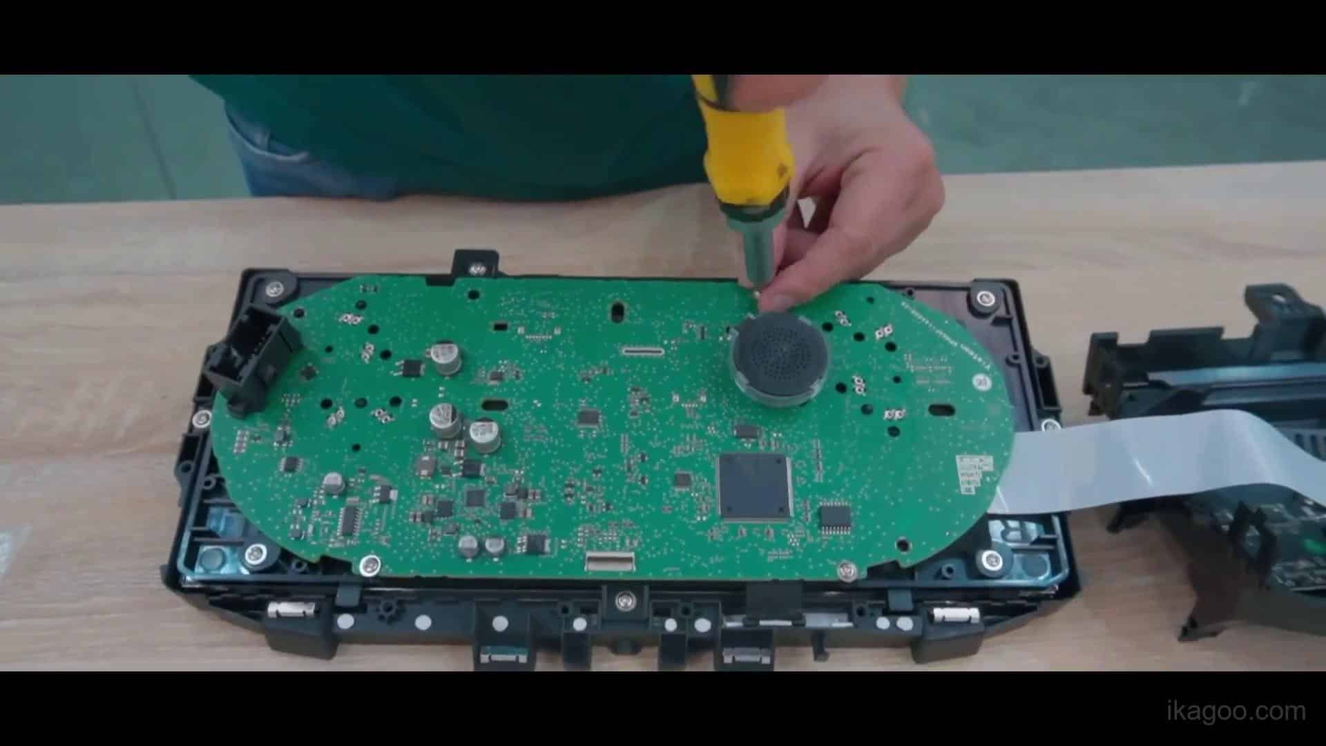 Volkswagen Golf Mk7 internal board screw fixing during digital cluster reassembly