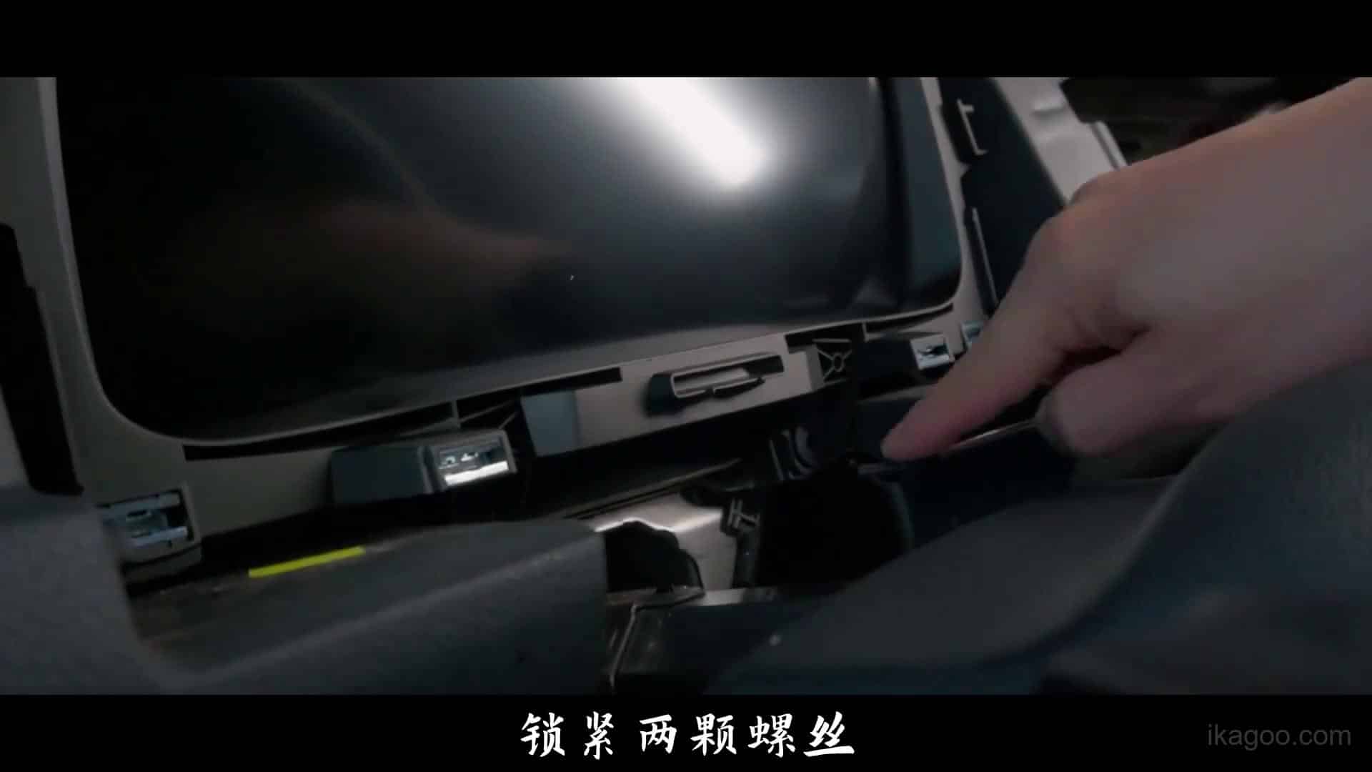 Volkswagen Golf Mk7 screw tightening during dashboard reassembly after digital cluster install