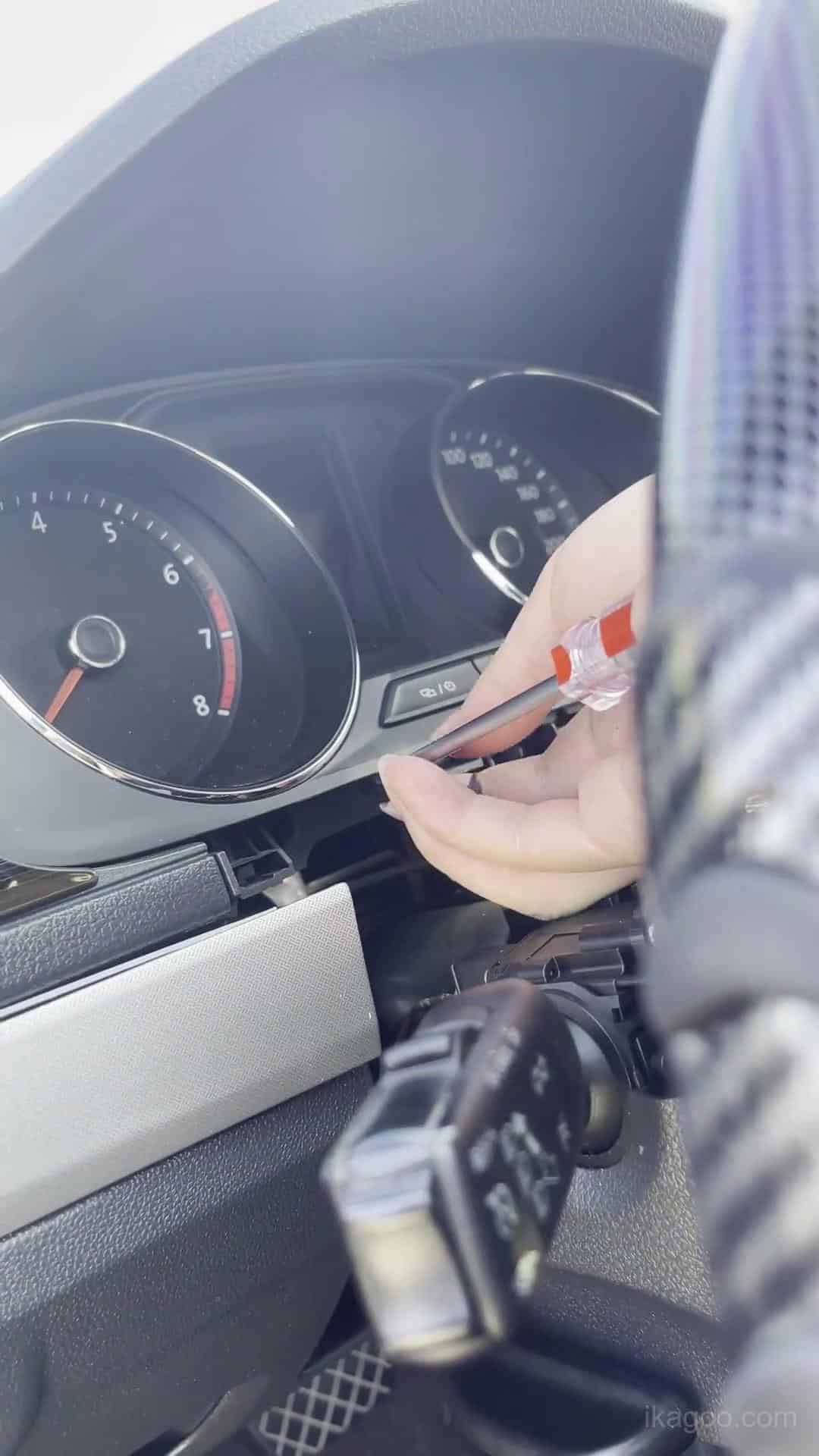 Volkswagen Lavida instrument cluster surround trim opening sequence