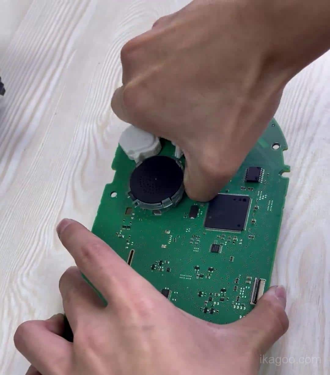 Trasferimento della scheda originale del quadro strumenti Volkswagen Tiguan MQB nella nuova scocca digitale