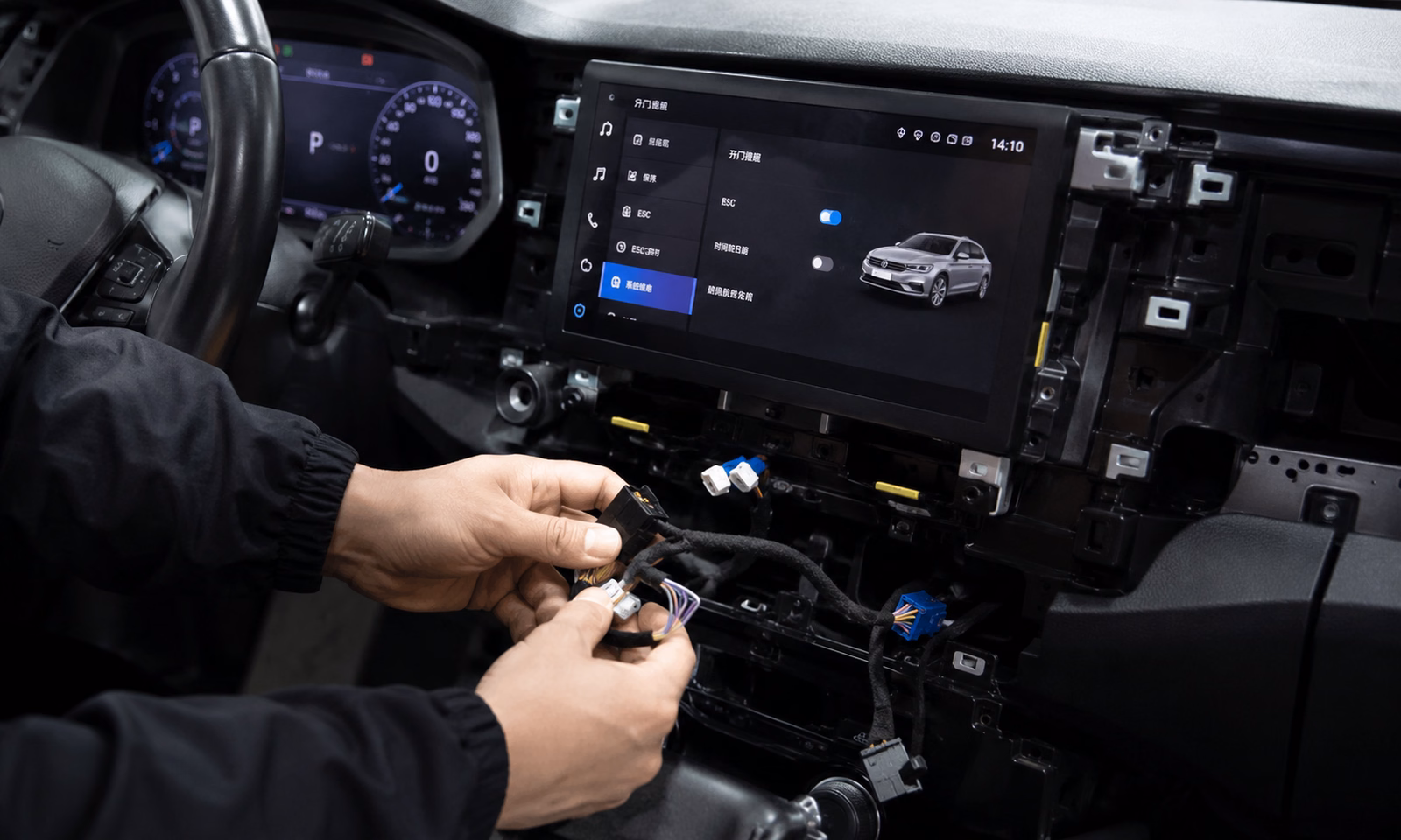 iKAGOO vehicle-specific car electronics installation in a protected vehicle interior
