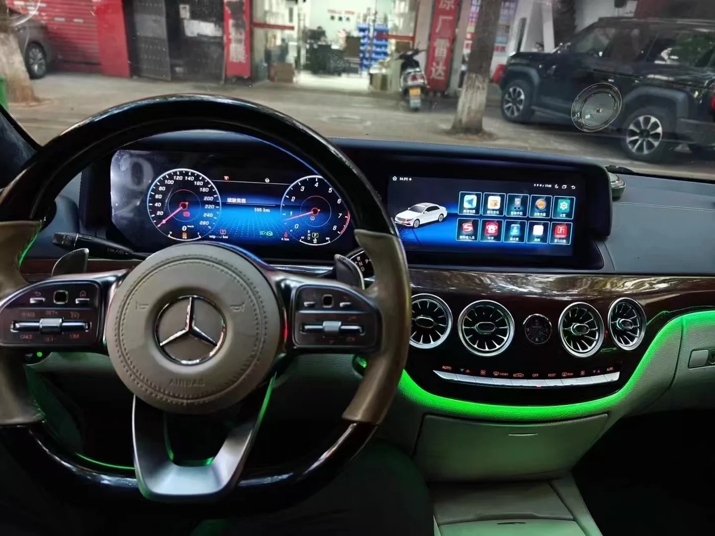 iKAGOO final installation check with the dashboard reassembled and both displays operating