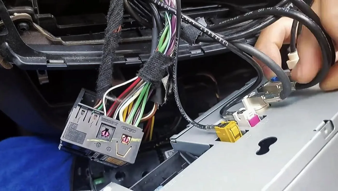 Car Electronics Installation Difficulty: Can You Install It Yourself? 4 iKAGOO advanced DIY Android head unit installation with multiple vehicle-specific connectors