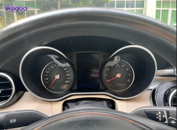 Original Mercedes W205 analog instrument cluster before digital cluster installation