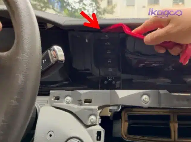 Mercedes W221 control panel screw removal before factory display removal