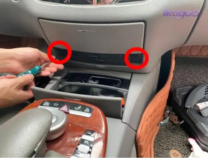 Mercedes W221 CD host trim board removal before Android head unit installation