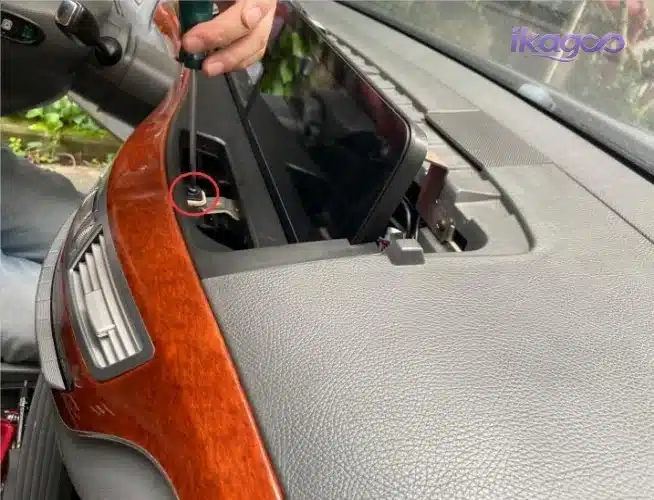 Mercedes W221 air conditioning panel installed after Android head unit function test