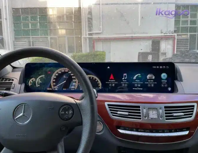 Mercedes W221 screw hole cover installation after Android navigation screen upgrade