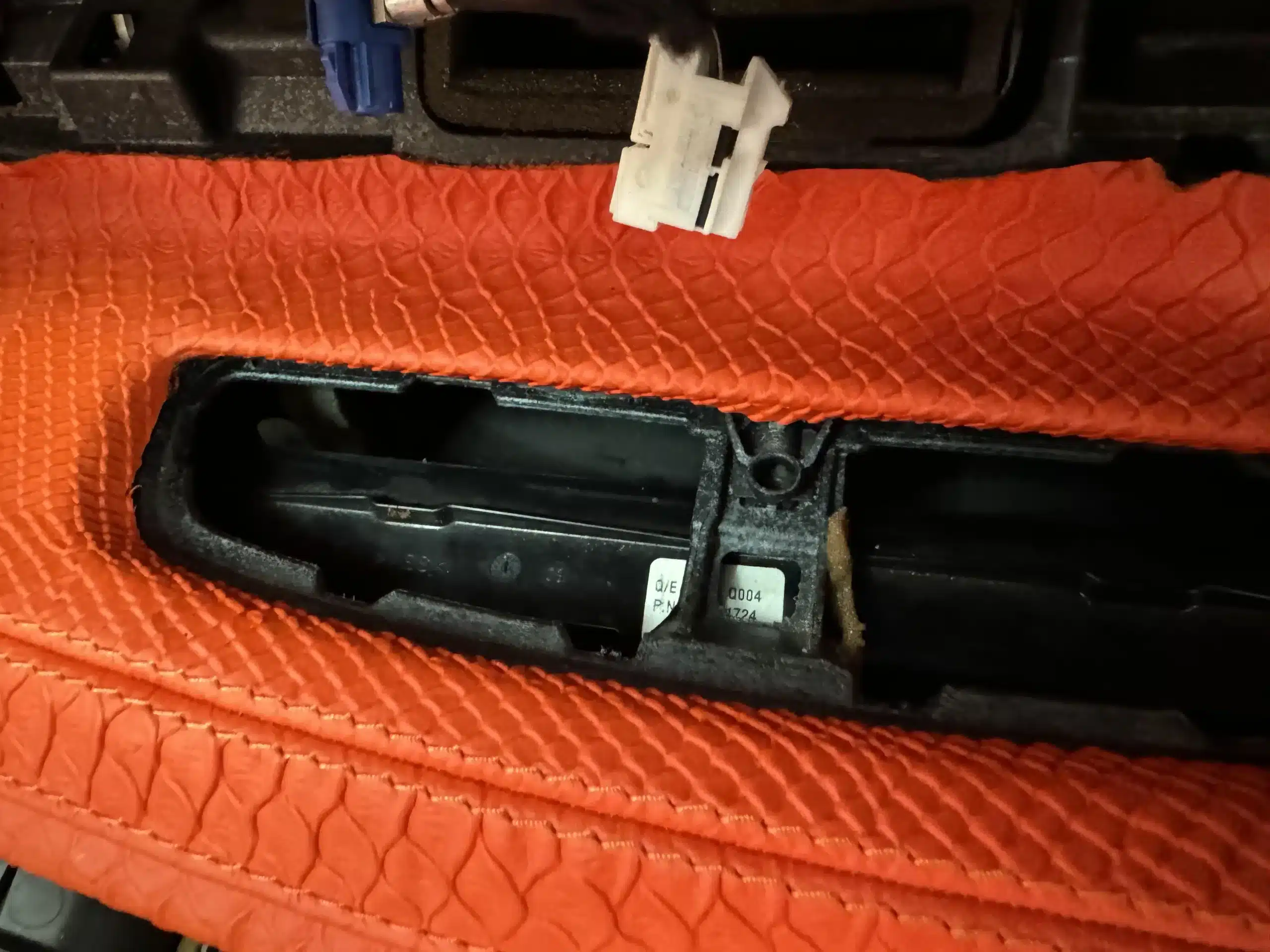Mercedes S-Class W222 NTG5.0 air vent trim removal for Android navigation installation