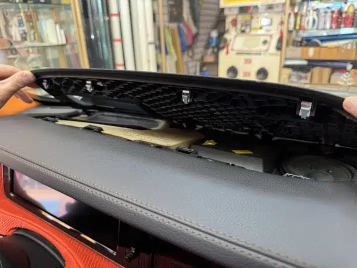 Mercedes S-Class W222 NTG5.0 speaker grille removal during Android navigation installation