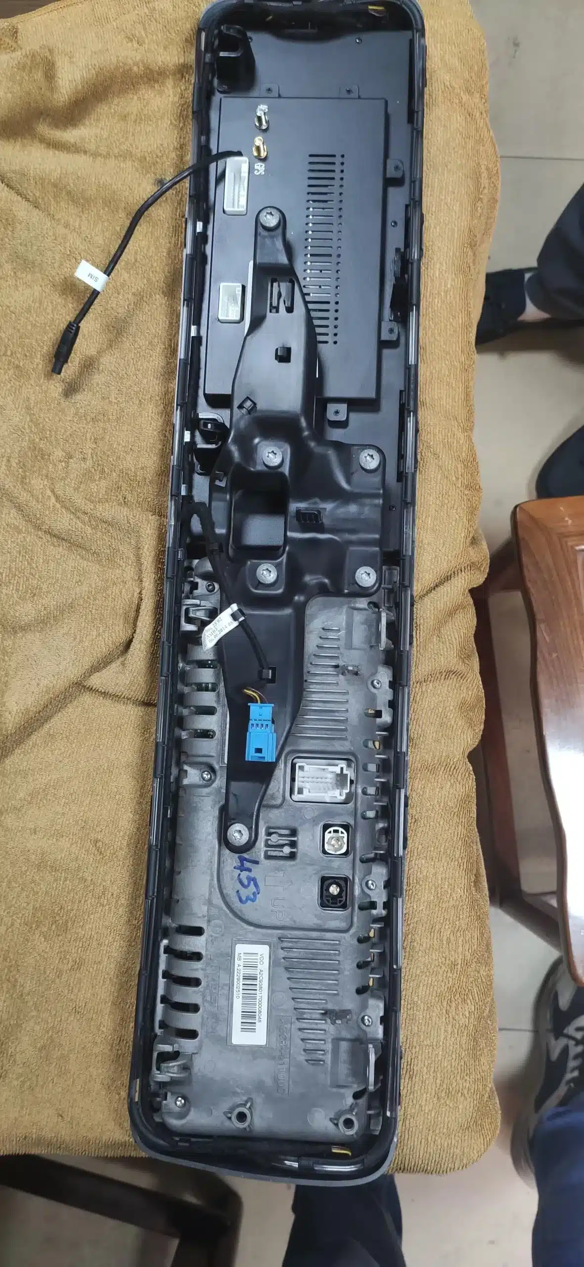 Mercedes S-Class W222 NTG5.0 wiring and fiber optic caution during Android CarPlay installation