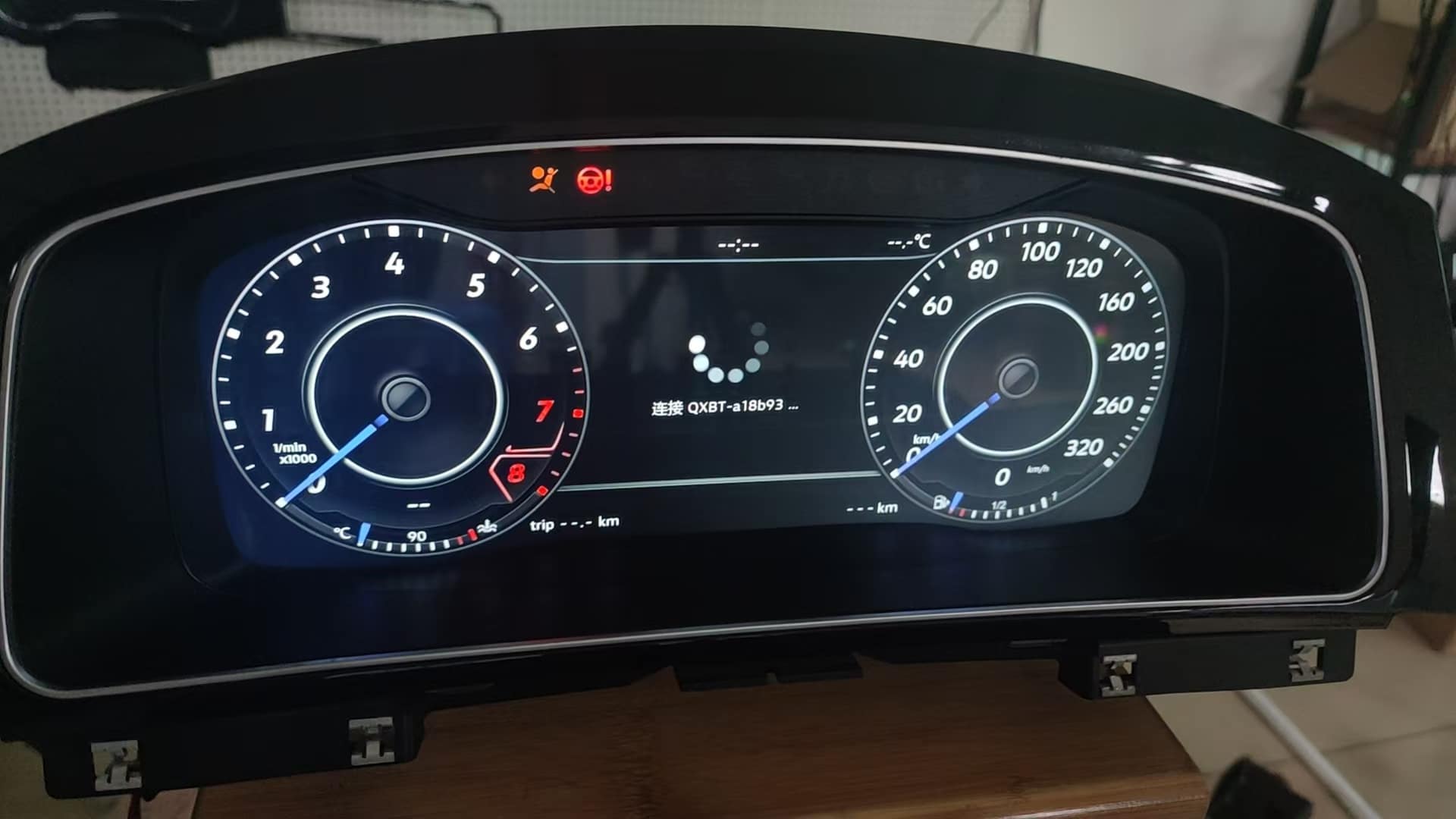 Interface de configuration de Huawei HiCar sur le tableau de bord numérique Audi VW