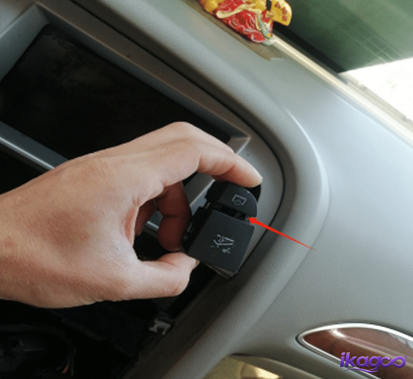 Audi Q7 side trim and start stop button area removal for Android screen installation
