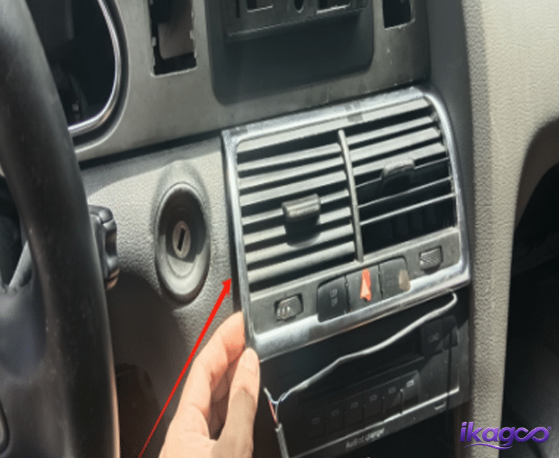 Audi Q7 climate radio trim release direction for Android screen retrofit
