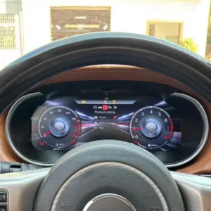 Jeep Grand Cherokee Digital Instrument Cluster 2014–2018 12.3″ LCD Upgrade 3 Jeep Grand Cherokee WK2 digital instrument cluster installed view
