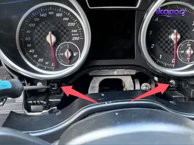 Mercedes W166 steering column upper cover removal before instrument cluster removal
