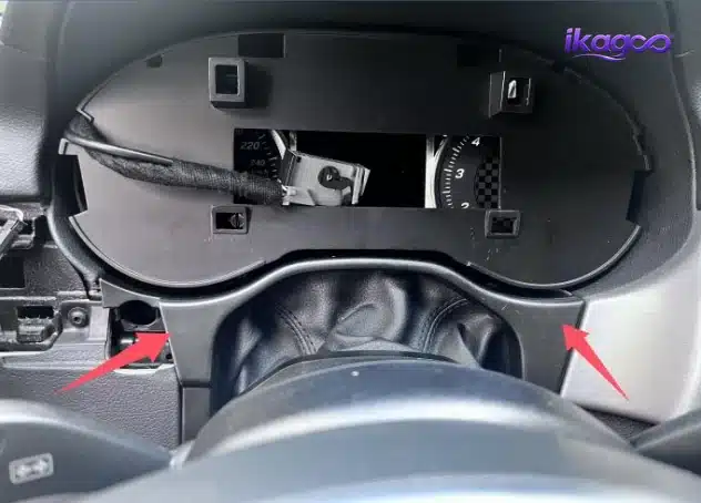 Mercedes W166 digital cluster wiring routing and dashboard mounting