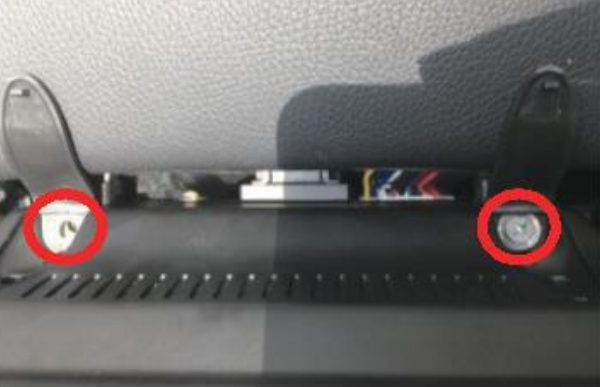 Mercedes W204 CarPlay Android screen installation step 12 mounting the replacement monitor